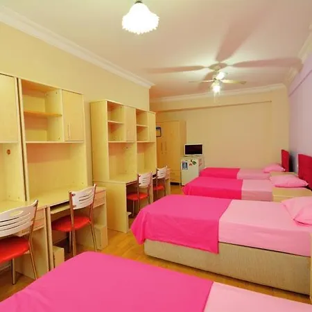 Gazi Vefa Host. منزل للإقامة اسطنبول